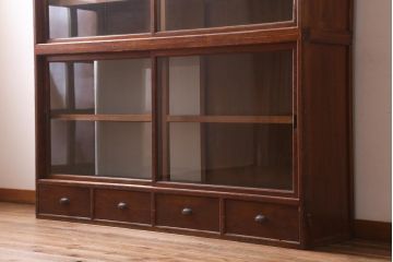 アンティーク家具　和製アンティーク　昭和初期　のぞき窓付き　味わい深い木味が魅力的な重ね戸棚(収納棚、キャビネット)(R-039263)