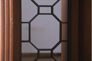 ビンテージ家具　ジャパンビンテージ　ナラ材　激レア!特注品　神戸の洋館で使われていたキャビネット(収納棚、戸棚、飾り棚)(R-039264)