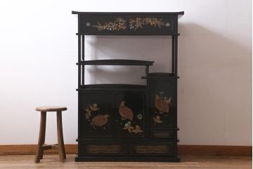 中古　伝統工芸　輪島塗　一后一兆 作　銘入り　金蒔絵螺鈿飾り棚(茶棚)(R-039266)