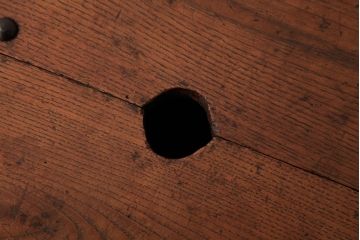 アンティーク雑貨　古民具・骨董　明治大正期　総栗材　金具が風格を漂わせる銭箱(銭函)(R-039267)