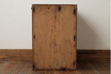 アンティーク雑貨　古民具・骨董　明治大正期　総栗材　金具が風格を漂わせる銭箱(銭函)(R-039267)