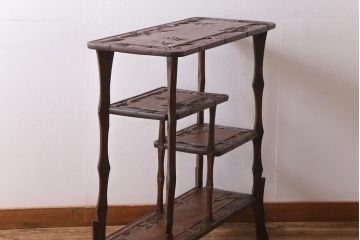 ビンテージ家具　伝統工芸　日光彫り　竹と鳥の彫刻が印象的な飾り棚(茶棚、違い棚、オープンラック)(R-039272)