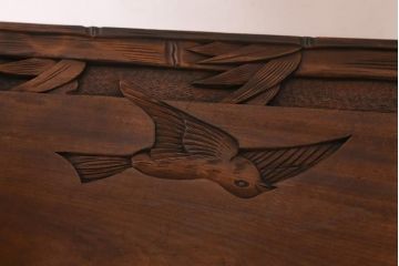 ビンテージ家具　伝統工芸　日光彫り　竹と鳥の彫刻が印象的な飾り棚(茶棚、違い棚、オープンラック)(R-039272)