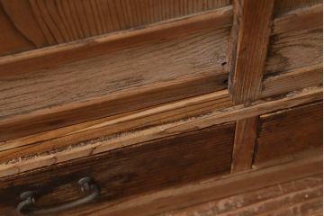 アンティーク家具　和製アンティーク　大正期　味わい深い佇まいの戸棚(収納棚)(R-039274)