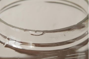 アンティーク雑貨　昭和後期　アルミ蓋付き　レトロな雰囲気漂うガラスビン(角瓶、キャニスター)(R-039280)