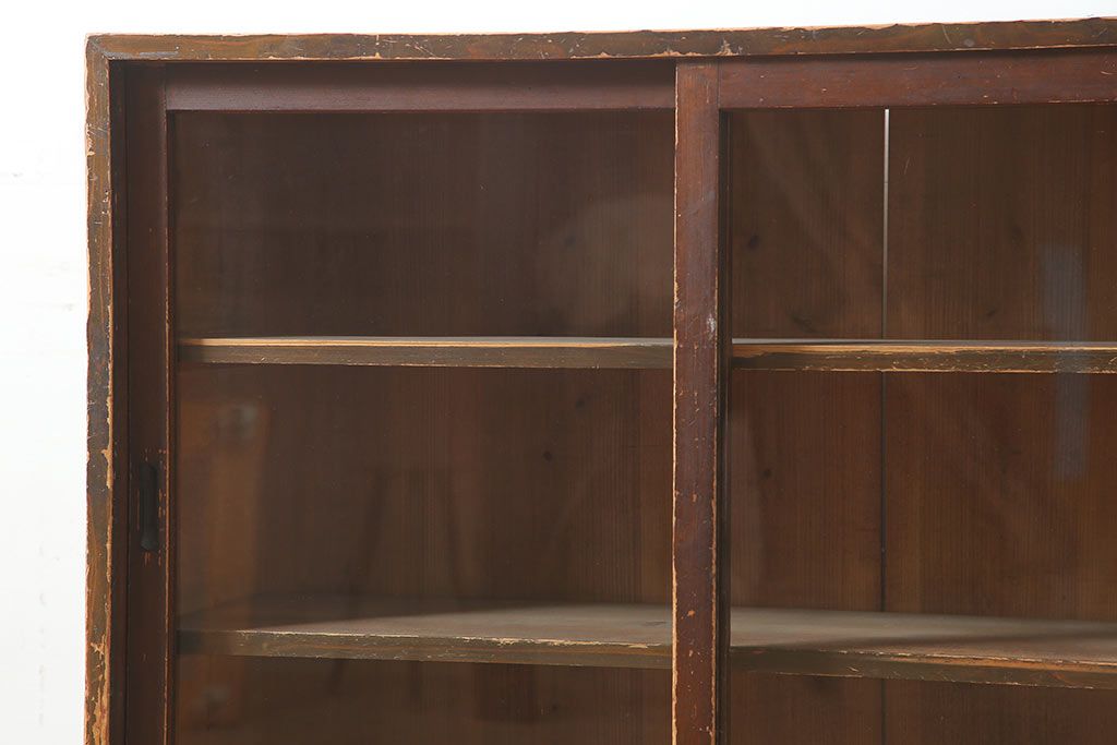 アンティーク家具　大正昭和初期　年月を重ねた木の味わいが楽しめる戸棚(収納棚、キャビネット、本箱)(R-039282)