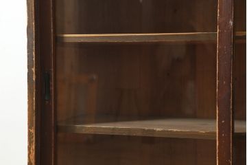 アンティーク家具　大正昭和初期　年月を重ねた木の味わいが楽しめる戸棚(収納棚、キャビネット、本箱)(R-039282)