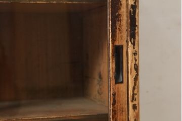 アンティーク家具　大正昭和初期　年月を重ねた木の味わいが楽しめる戸棚(収納棚、キャビネット、本箱)(R-039282)