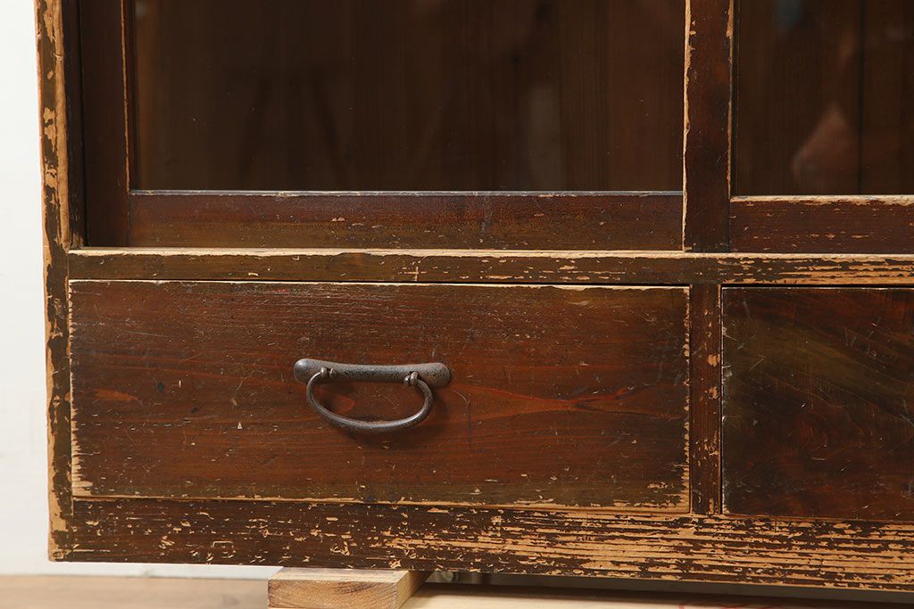 アンティーク家具　大正昭和初期　年月を重ねた木の味わいが楽しめる戸棚(収納棚、キャビネット、本箱)(R-039282)