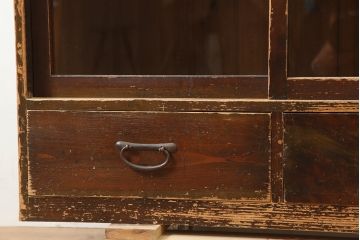 アンティーク家具　大正昭和初期　年月を重ねた木の味わいが楽しめる戸棚(収納棚、キャビネット、本箱)(R-039282)