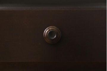 中古　北海道民芸家具　リメイク　和にも洋にもマッチするシックな雰囲気のローチェスト(引き出し、テレビボード)(R-039284)