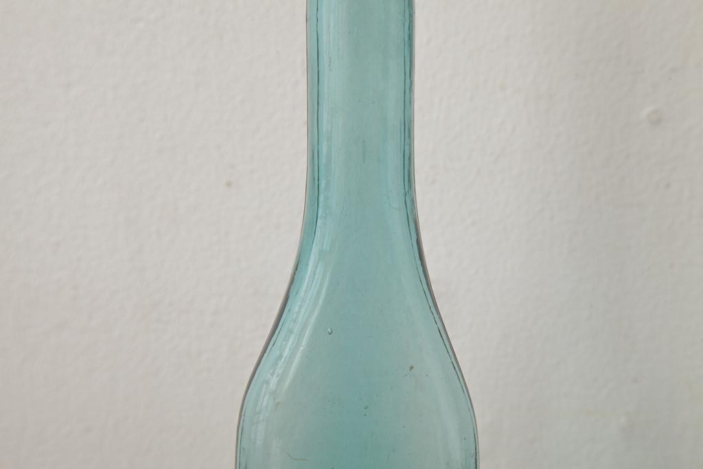 アンティーク雑貨　和製アンティーク　明治大正期　アンティークならではの個性あふれるガラスビン(アンティークボトル)(R-039287)