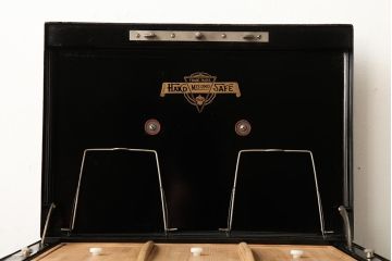 アンティーク雑貨　昭和レトロ　ミソノ製(MISONO　HAND　SAFE)　ノスタルジックな雰囲気のダイヤル式鉄製手提げ金庫(R-039288)