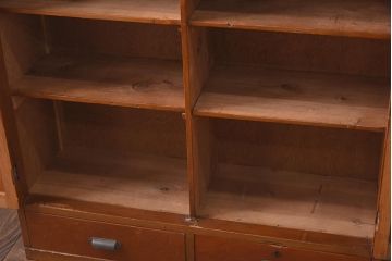 アンティーク家具　和製アンティーク　昭和初期　凝った意匠が目を引く戸棚(収納棚、キャビネット)(R-039294)