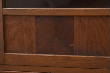 アンティーク家具　和製アンティーク　昭和初期　凝った意匠が目を引く戸棚(収納棚、キャビネット)(R-039294)