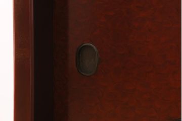 ヴィンテージ家具　工芸家具　鎌倉彫り　梅の彫刻が目を惹く漆塗りの茶棚(飾り棚、収納棚、ビンテージ)(R-039304)