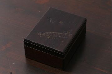 アンティーク雑貨　和製アンティーク　波千鳥　唐木小箱(小物入れ、木箱)(R-039309)