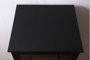 ラフジュ工房オリジナル　古建具リメイク　黒いペイントが組子細工を引き立てる鉄脚付き戸棚(書院戸、組子、収納棚)(R-039310)