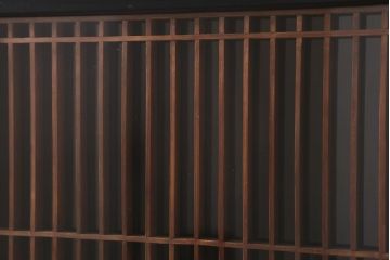 ラフジュ工房オリジナル　古建具リメイク　黒いペイントが組子細工を引き立てる鉄脚付き戸棚(書院戸、組子、収納棚)(R-039310)