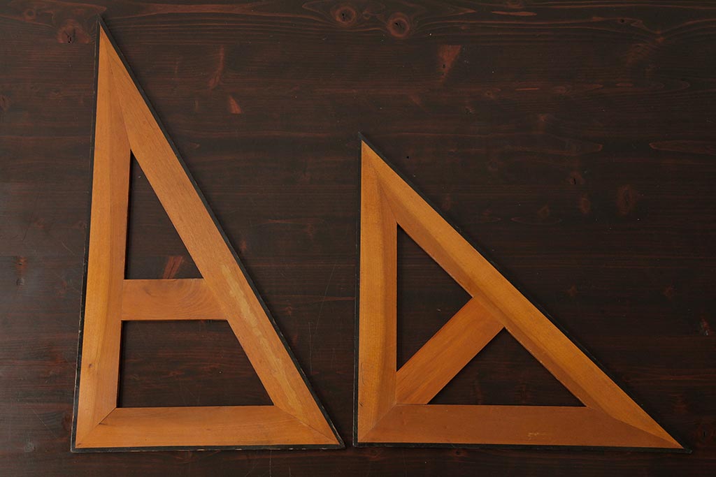 アンティーク雑貨　昭和レトロ　レア　大きなサイズの木製三角定規2点セット(ディスプレイ雑貨)(R-039312)