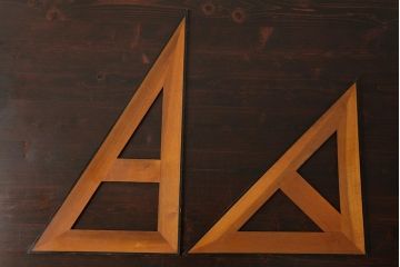 アンティーク雑貨　昭和レトロ　レア　大きなサイズの木製三角定規2点セット(ディスプレイ雑貨)(R-039312)