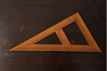 アンティーク雑貨　昭和レトロ　レア　大きなサイズの木製三角定規2点セット(ディスプレイ雑貨)(R-039312)