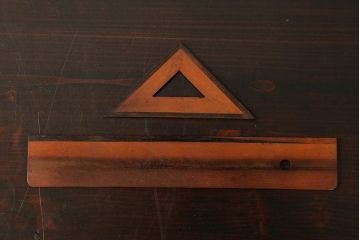 アンティーク雑貨　昭和レトロ　レア　木の風合いが楽しめる大きなサイズの三角定規6点セット(ディスプレイ雑貨)(R-039313)