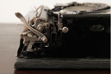 アンティーク雑貨　Remington(レミントン)　ポータブル　タイプライター　モデルB(ディスプレイ雑貨)(R-039314)