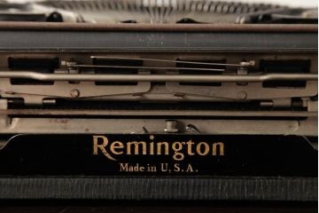 アンティーク雑貨　Remington(レミントン)　ポータブル　タイプライター　モデルB(ディスプレイ雑貨)(R-039314)