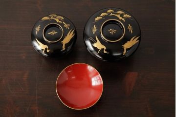 極上　本手家具師　田中屋常蔵　黒内朱　金蒔絵　鶴亀　松竹梅　木製　仏膳セット　漆器(R-039315)