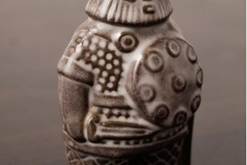 ヴィンテージ雑貨　北欧ビンテージ　Upsala Ekeby(ウプサラ・エクビー)社　Taisto Kaasinenデザイン　Viking　フィギア(置き物、ディスプレイ雑貨)(R-039316)