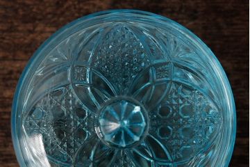 アンティーク雑貨　昭和初期　爽やかな水色が素敵なプレスガラスのキャンディーポット(蓋付き器、小物入れ)(R-039320)