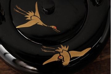 アンティーク雑貨　和製アンティーク　木製　鶴図柄　銚子(漆器、急須)(R-039321)