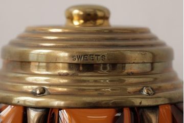 アンティーク雑貨　アメリカビンテージ　オレンジのガラスが目を引くキャンディポット(蓋付き器、小物入れ)(R-039323)