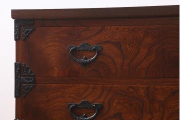 中古　伝統工芸　岩谷堂箪笥　天板リメイク・厚手栗無垢材　テレビ台としてもおすすめな和風ローチェスト(テレビボード、引き出し、ローボード)(R-039327)