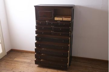 中古　北海道民芸家具　#530　和洋どちらのお部屋にも馴染みやすい戸棚付き整理タンス(衣装箪笥・重ねタンス)(R-039330)