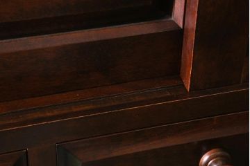 中古　北海道民芸家具　#530　和洋どちらのお部屋にも馴染みやすい戸棚付き整理タンス(衣装箪笥・重ねタンス)(R-039330)