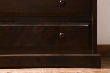 中古　北海道民芸家具　#530　和洋どちらのお部屋にも馴染みやすい戸棚付き整理タンス(衣装箪笥・重ねタンス)(R-039330)