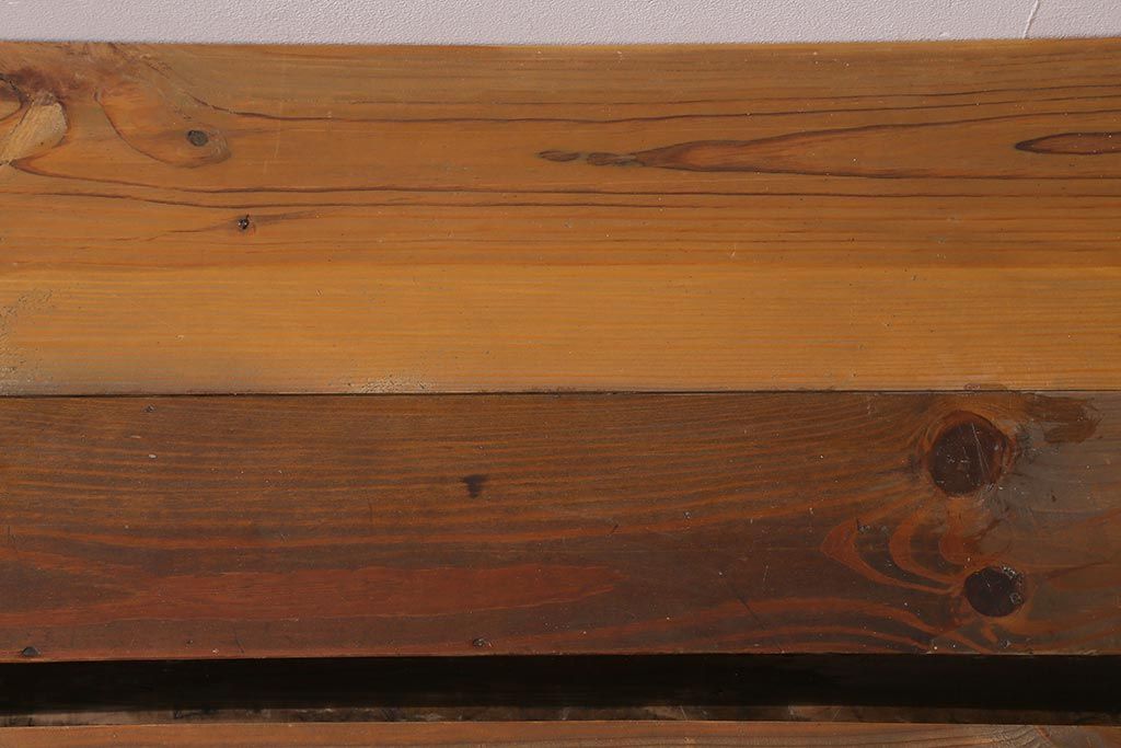 アンティーク雑貨　和製アンティーク　重ねて階段式になる木製ディスプレイ棚2個セット(飾り棚、花台)(R-039333)