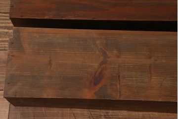 アンティーク雑貨　和製アンティーク　重ねて階段式になる木製ディスプレイ棚2個セット(飾り棚、花台)(R-039333)