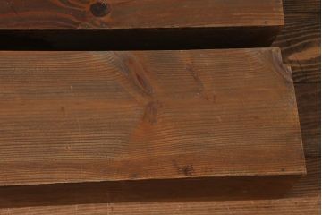 アンティーク雑貨　和製アンティーク　重ねて階段式になる木製ディスプレイ棚2個セット(飾り棚、花台)(R-039333)