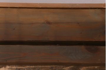 アンティーク雑貨　和製アンティーク　重ねて階段式になる木製ディスプレイ棚2個セット(飾り棚、花台)(R-039334)