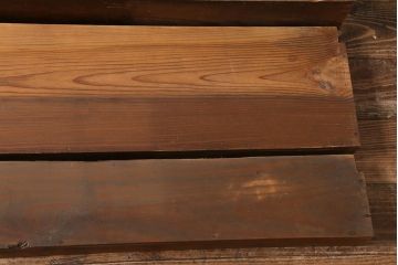 アンティーク雑貨　和製アンティーク　重ねて階段式になる木製ディスプレイ棚3個セット(飾り棚、花台)(R-039335)