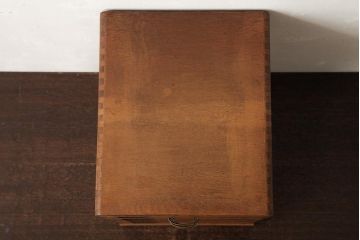 レトロ家具　昭和レトロ　ナラ材　古い木の風合いが温かみのある小引き出し(小物収納)(R-039337)
