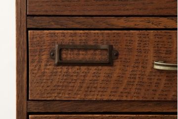 レトロ家具　昭和レトロ　ナラ材　古い木の風合いが温かみのある小引き出し(小物収納)(R-039337)