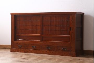 新古品　民芸家具　ニレ無垢材　上品な和の雰囲気を醸し出す水屋箪笥(サイドボード、テレビボード、戸棚)(R-039338)