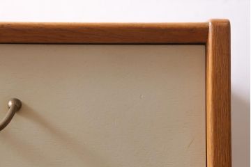 ヴィンテージ家具　G-PLAN(ジープラン)　オーク材　バイカラーが可愛らしいチェスト(引き出し、ビンテージ)(R-039339)