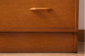 ヴィンテージ家具　G-PLAN(ジープラン)　オーク材　バイカラーが可愛らしいチェスト(引き出し、ビンテージ)(R-039339)