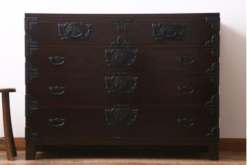 中古　南部箪笥　天板・脚付きリメイク!　重厚な和の雰囲気漂うサイドチェスト(引き出し、整理箪笥、テレビボード)(定価約61万円)(R-039340)