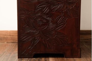 中古　伝統工芸　日光彫り　草花図　見事な花の彫刻が美しい小振りなチェスト(小引き出し、引き出し)(R-039343)